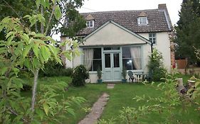 The Walnuts Country House